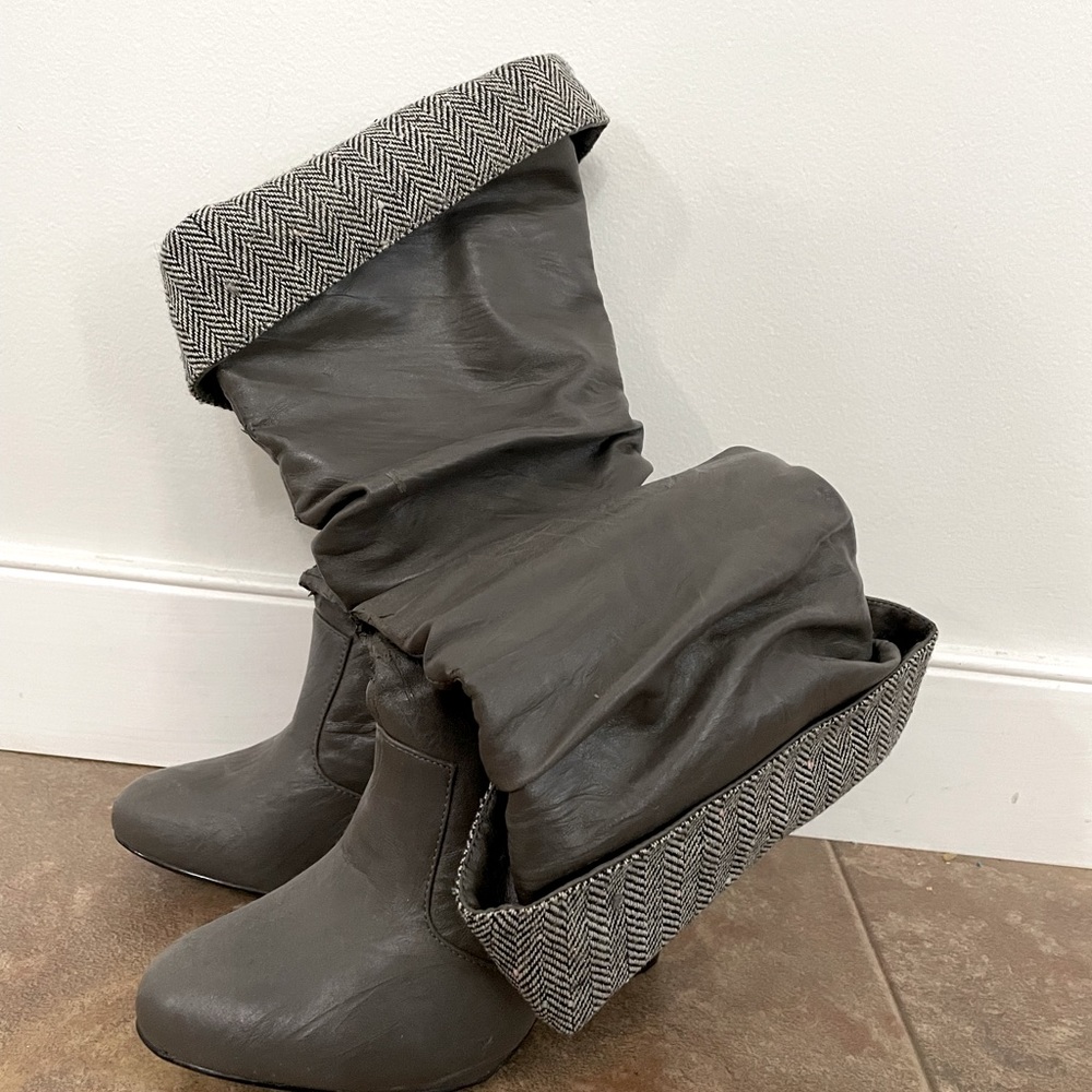 Heeled Boots with fold over accent